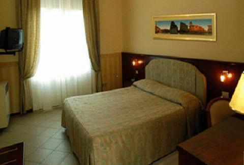 Hotel Olimpic Castel Maggiore Exterior photo